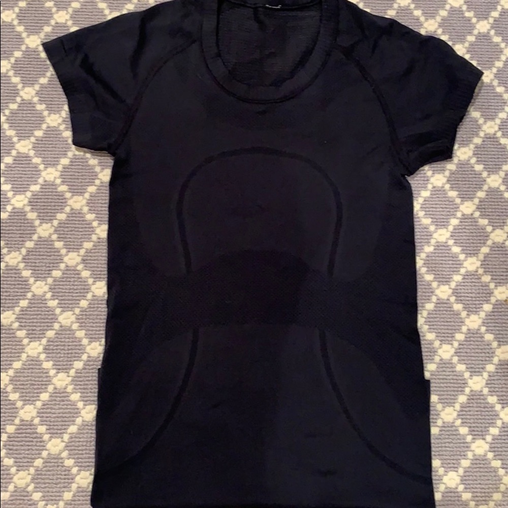 Lululemon navy shirt
